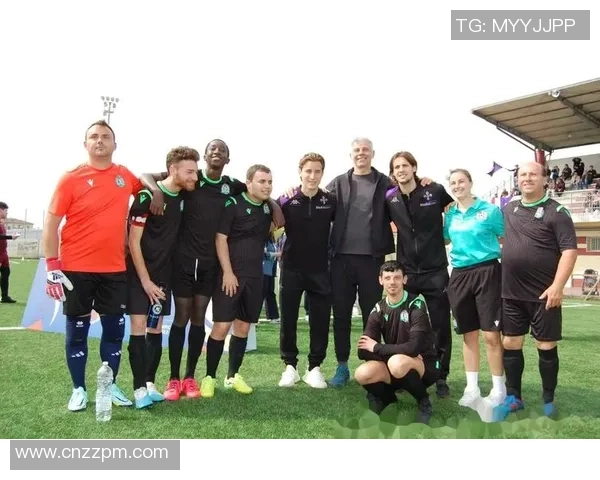 欧洲足球明星独特走路风格解析与魅力展现